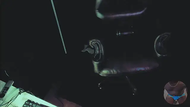 Snapshot of Pressure69mee chatting on March 2, 12:31 am Pressure69mee online show from March 2, 12:31 am