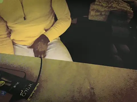 Snapshot of Pressure69mee chatting on March 6, 6:19 am Pressure69mee online show from March 6, 6:19 am