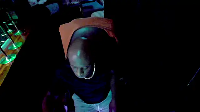 Snapshot of Pressure69mee chatting on March 19, 1:32 am Pressure69mee online show from March 19, 1:32 am