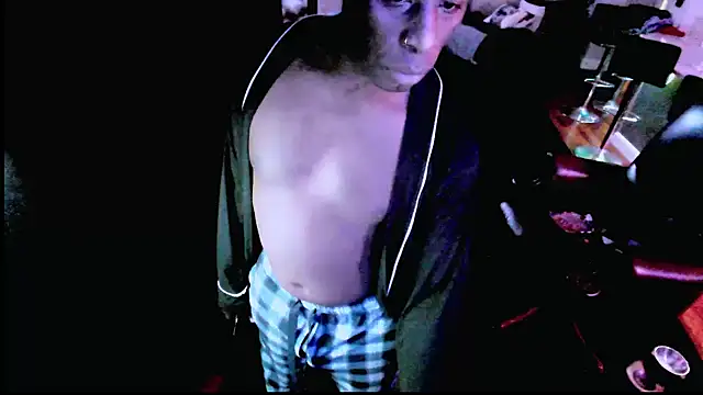 Snapshot of Pressure69mee chatting on March 19, 11:03 pm Pressure69mee online show from March 19, 11:03 pm