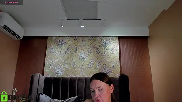 Snapshot of EmmaSparky chatting on January 31, 4:47 am EmmaSparky online show from January 31, 4:47 am