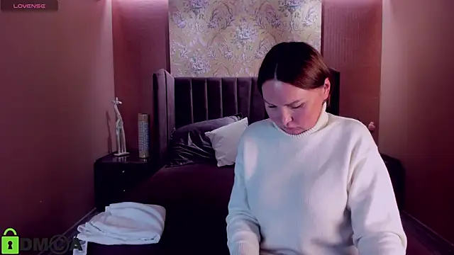 Snapshot of EmmaSparky chatting on February 9, 8:34 pm EmmaSparky online show from February 9, 8:34 pm