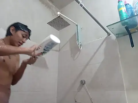 Snapshot of ruygw chatting on February 15, 10:52 pm ruygw online show from February 15, 10:52 pm