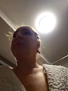 Snapshot of MariaRichi_ chatting on February 22, 8:40 am MariaRichi  online show from February 22, 8:40 am