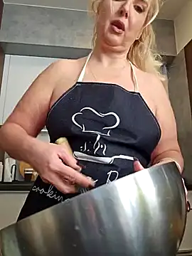 Snapshot of MariaRichi_ chatting on February 27, 10:04 am MariaRichi  online show from February 27, 10:04 am