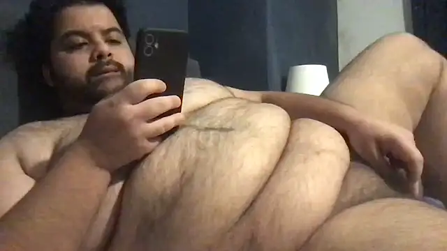 Snapshot of fattboyuk chatting on February 15, 5:28 pm fattboyuk online show from February 15, 5:28 pm