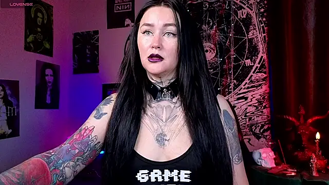Snapshot of Emmybrightj_ chatting on May 21, 2:07 am Emmybrightj online show from May 21, 2:07 am