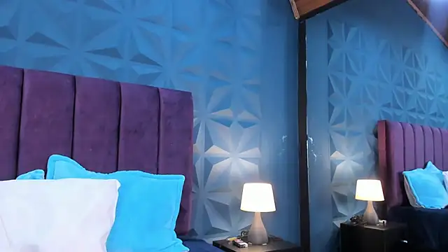 Snapshot of NicoleJonss chatting on September 26, 2:59 am NicoleJonss online show from September 26, 2:59 am