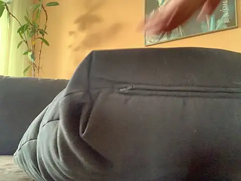 Bula94193 online show from January 17, 12:32 pm