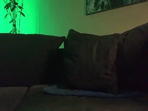 Bula94193 online show from March 25, 8:15 pm