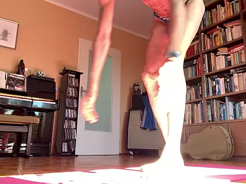 Bula94193 online show from April 7, 9:43 am