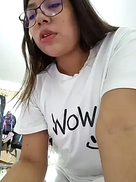 ARIANA SAENS online show from December 9, 7:39 pm