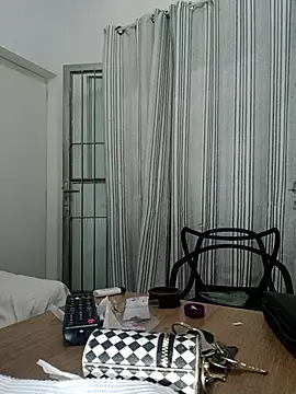 annybarros21 online show from November 9, 3:27 am