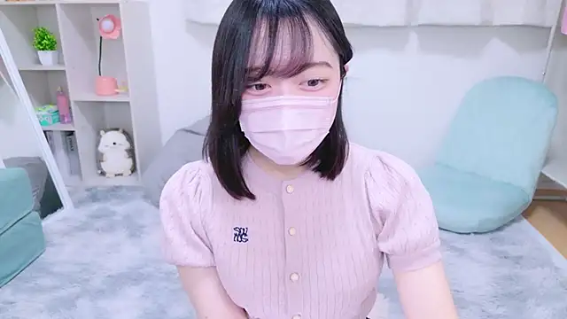 Snapshot of Yurie_ chatting on December 4, 2:42 am Yurie online show from December 4, 2:42 am