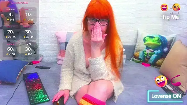 RedHousewife online show from February 11, 12:32 pm