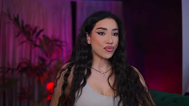 Snapshot of GinaValentinna chatting on November 26, 7:48 pm GinaValentinna online show from November 26, 7:48 pm