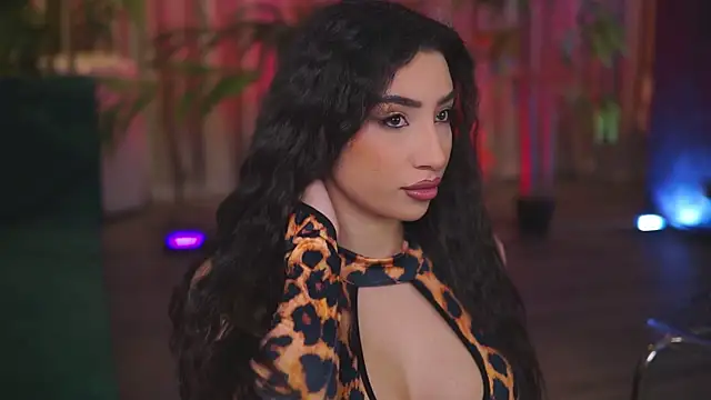 Snapshot of GinaValentinna chatting on January 5, 7:50 pm GinaValentinna online show from January 5, 7:50 pm