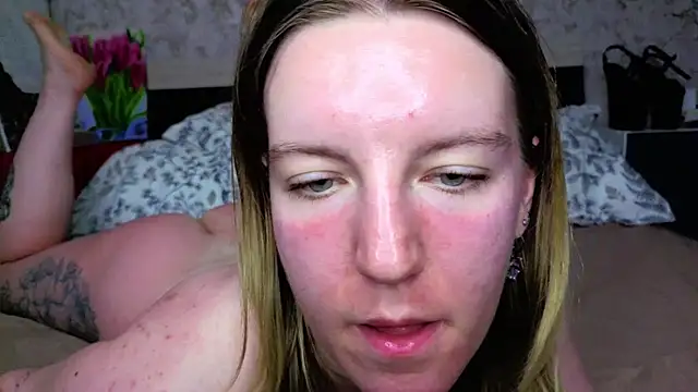 Snapshot of Baiambel_Mi chatting on April 28, 3:39 pm Baiambel Mi online show from April 28, 3:39 pm