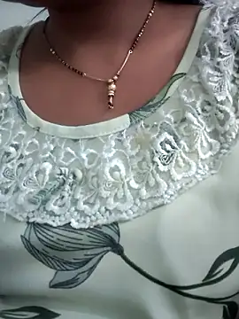 Snapshot of lovelyruhi chatting on December 4, 2:42 am lovelyruhi online show from December 4, 2:42 am