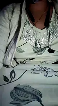 Snapshot of lovelyruhi chatting on January 19, 6:21 pm lovelyruhi online show from January 19, 6:21 pm