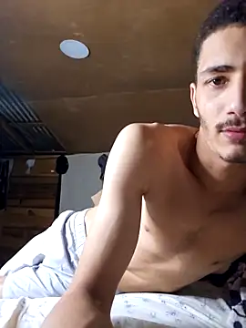 Snapshot of jose5320_20 chatting on October 10, 1:48 am jose5320 20 online show from October 10, 1:48 am