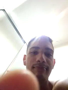 Snapshot of jose5320_20 chatting on November 4, 4:39 pm jose5320 20 online show from November 4, 4:39 pm