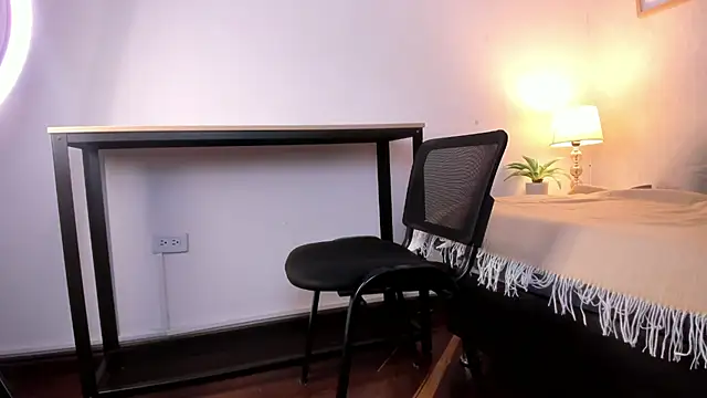 Caroline dh online show from March 20, 11:37 am