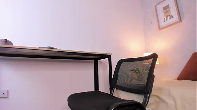 Snapshot of Caroline_dh chatting on May 14, 11:39 am Caroline dh online show from May 14, 11:39 am