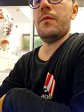 Snapshot of Ibag01 chatting on October 3, 8:39 pm Ibag01 online show from October 3, 8:39 pm