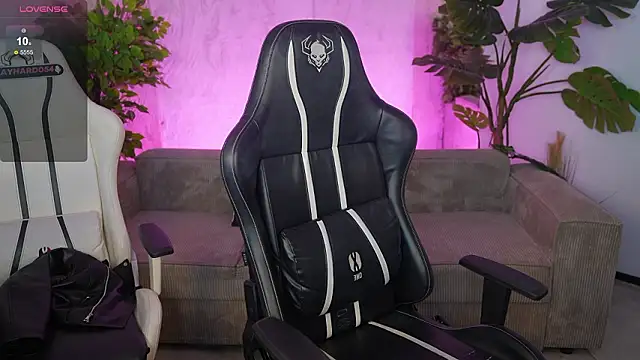 Julia  Star  online show from March 21, 3:37 pm