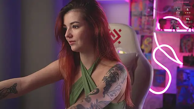 Snapshot of Charmings_054 chatting on March 14, 6:39 pm Charmings 054 online show from March 14, 6:39 pm