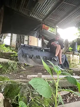 Jestebanano online show from March 17, 12:30 pm