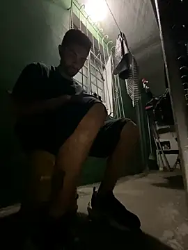 Snapshot of Jestebanano chatting on May 2, 11:43 pm Jestebanano online show from May 2, 11:43 pm