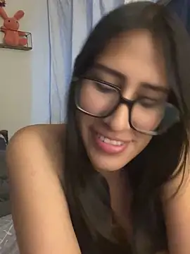 AleFantasy0001 online show from November 2, 5:21 am