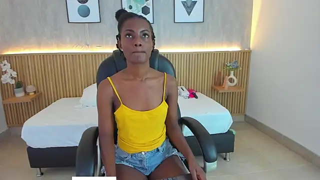 Snapshot of kenya_stone_1 chatting on June 4, 9:32 pm kenya stone 1 online show from June 4, 9:32 pm