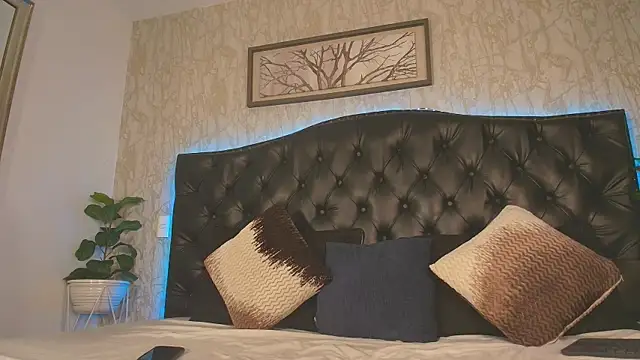 MattDevon online show from February 15, 4:31 am