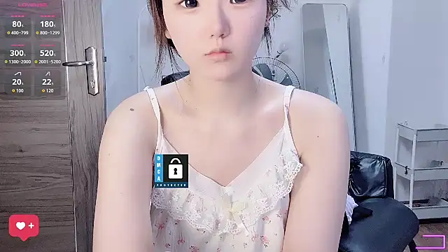 Snapshot of momo-5952 chatting on July 22, 7:11 am momo-5952 online show from July 22, 7:11 am