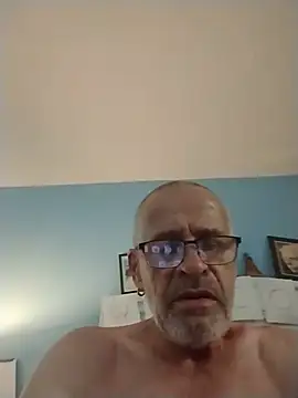 Snapshot of geilerschwanz64 chatting on June 6, 12:16 am geilerschwanz64 online show from June 6, 12:16 am