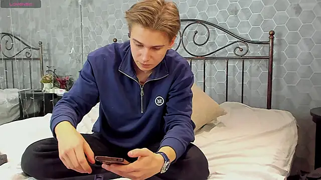 Snapshot of Marcus_Swampov chatting on December 7, 2:20 am Marcus Swampov online show from December 7, 2:20 am