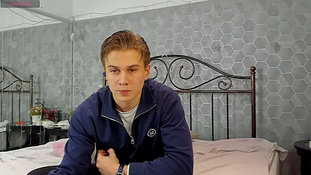 Snapshot of Marcus_Swampov chatting on December 10, 10:05 pm Marcus Swampov online show from December 10, 10:05 pm