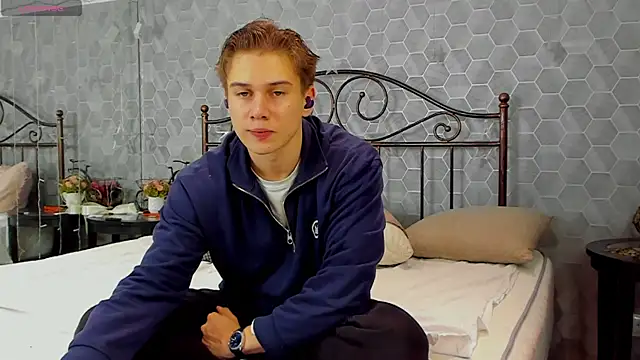 Snapshot of Marcus_Swampov chatting on December 16, 8:58 pm Marcus Swampov online show from December 16, 8:58 pm