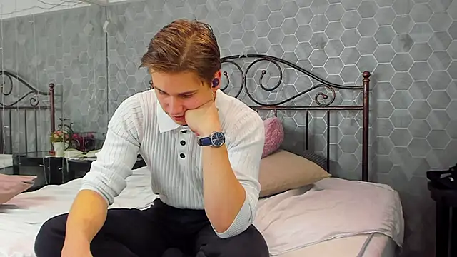 Snapshot of Marcus_Swampov chatting on December 22, 6:39 am Marcus Swampov online show from December 22, 6:39 am