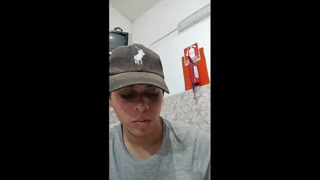 Snapshot of luisfer_306 chatting on January 14, 6:07 pm luisfer 306 online show from January 14, 6:07 pm