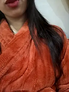 Sexy-divorced-woman online show from February 4, 5:45 pm