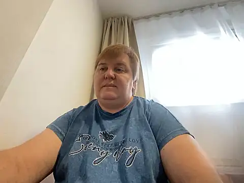 Snapshot of Limonka-Fire chatting on February 7, 12:28 pm Limonka-Fire online show from February 7, 12:28 pm