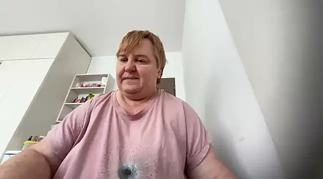 Snapshot of Limonka-Fire chatting on February 9, 12:19 pm Limonka-Fire online show from February 9, 12:19 pm
