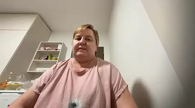 Snapshot of Limonka-Fire chatting on February 9, 8:02 pm Limonka-Fire online show from February 9, 8:02 pm