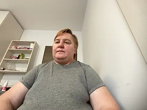 Snapshot of Limonka-Fire chatting on February 10, 1:11 pm Limonka-Fire online show from February 10, 1:11 pm