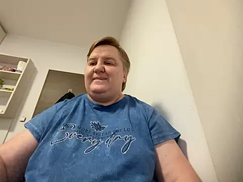 Snapshot of Limonka-Fire chatting on February 10, 4:14 pm Limonka-Fire online show from February 10, 4:14 pm