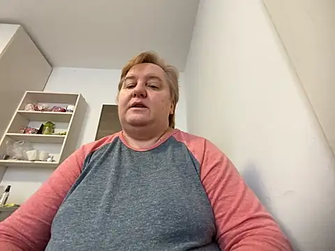 Snapshot of Limonka-Fire chatting on February 12, 9:20 am Limonka-Fire online show from February 12, 9:20 am